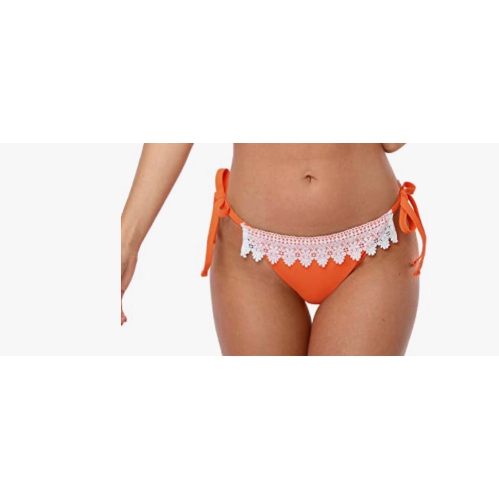 👯‍♀️Host Pick⚡️NWOT Triangle w/ Lace Trim Bikini Bottom